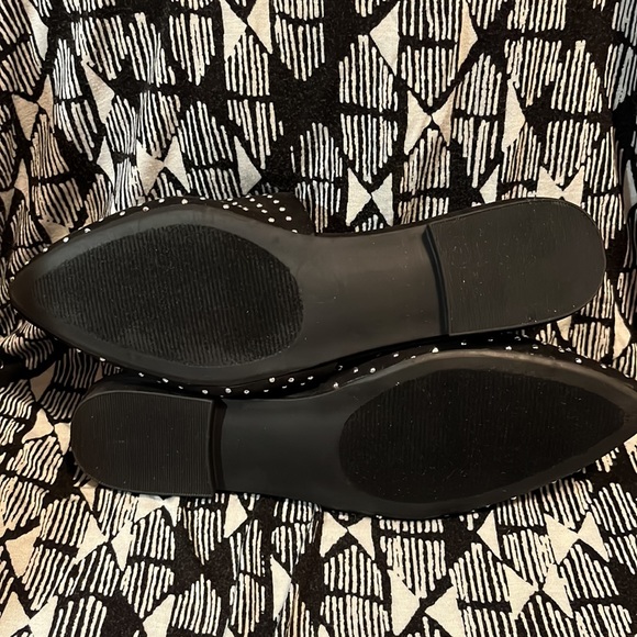 NWOT Madden Girl slip ons size 8. Black - Picture 3 of 5